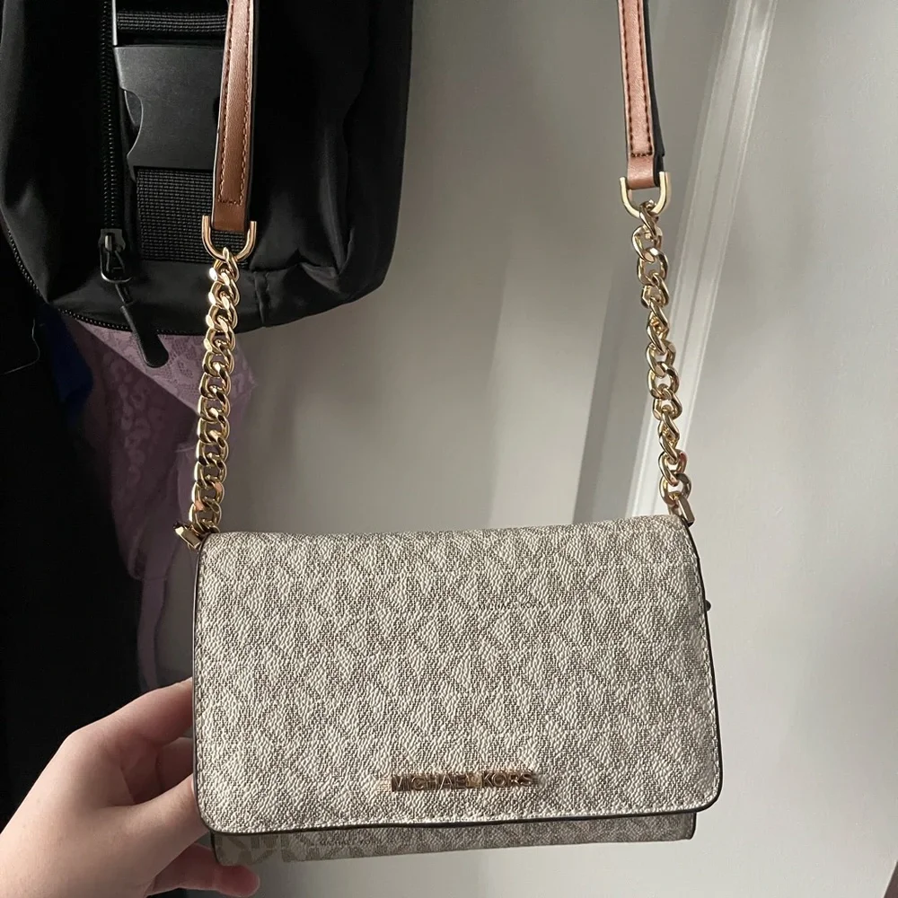 Michael Kors Bag - Picture 1 of 3